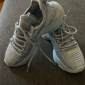 Women’s Steve Maddens